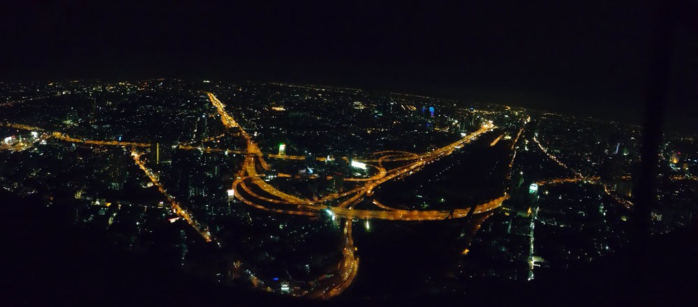 View nhìn từ tháp xoay 360 độ tại tầng 84 tháp Bayoke
