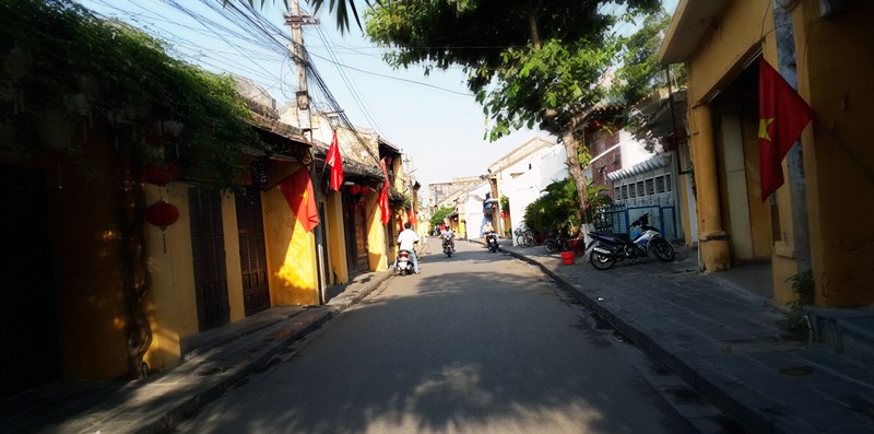 Phố cổ Hội An buổi sớm
