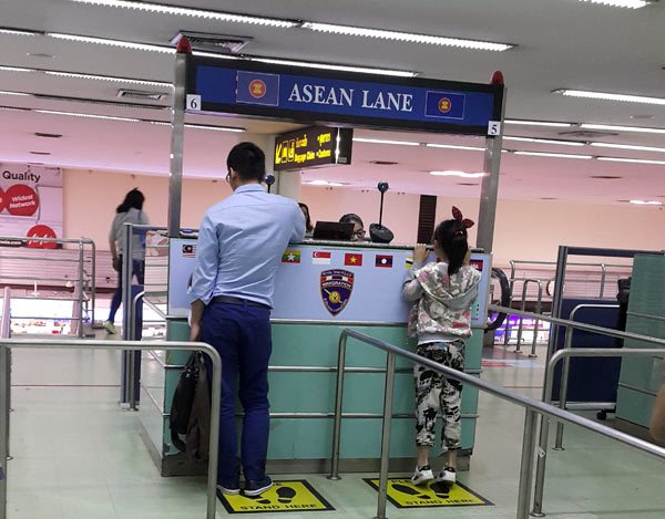 Cửa làm thủ tục hải quan ở Thái Lan